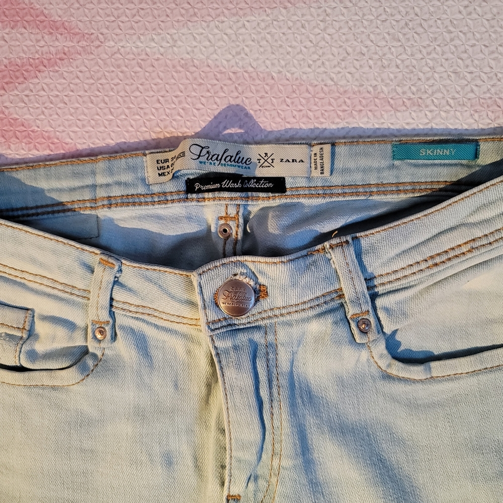 Jeans - Picture 2 of 3